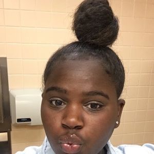 Meet your Posher, Alexis